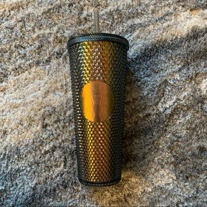 Venti black studded tumblr